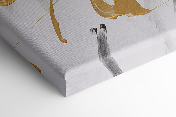 Dynamic strokes in bold contrast
